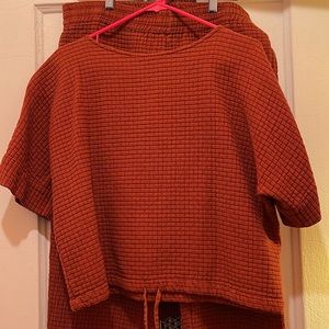 Curator SF Cropped Quilted Short Sleeve Sweatshirt Brick Size Medium